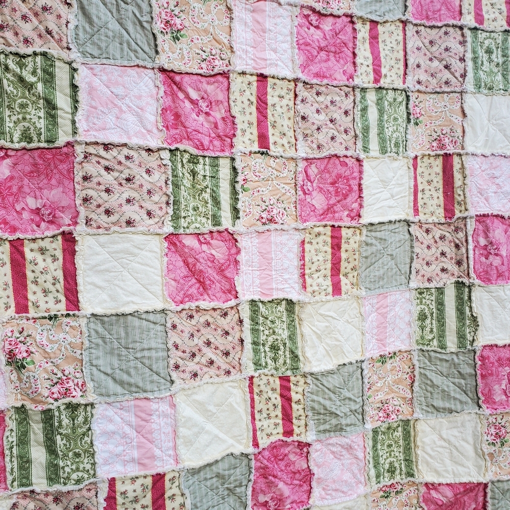 Full/Queen Pink & Green Shabby Chic Floral Large R